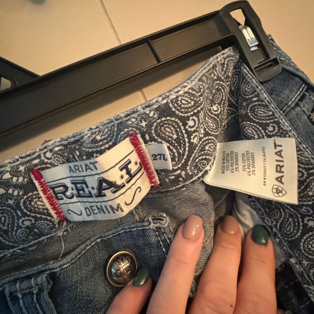 Women jeans - Picture 2 of 3